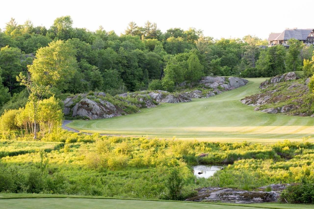 Muskoka Bay golf club's first hole is one of the top Muskoka golf courses holles
