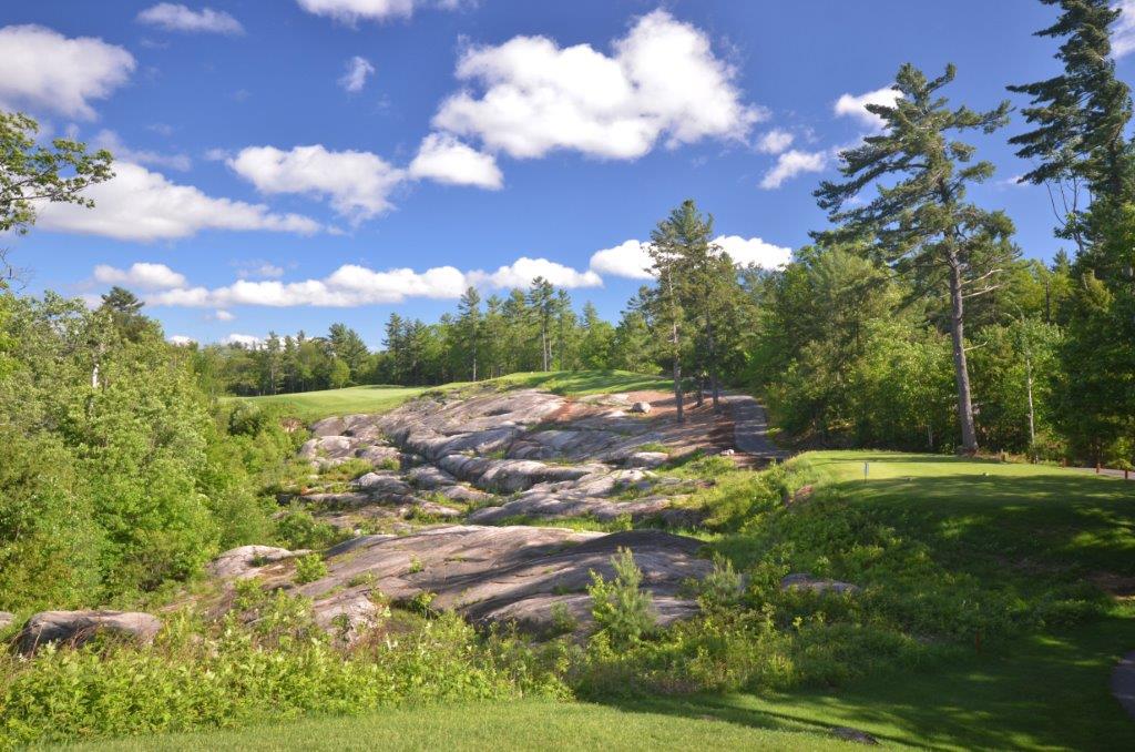 Rocky Crest Golf Club showing rocky landscape